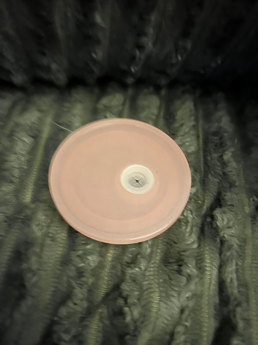 Light pink lid